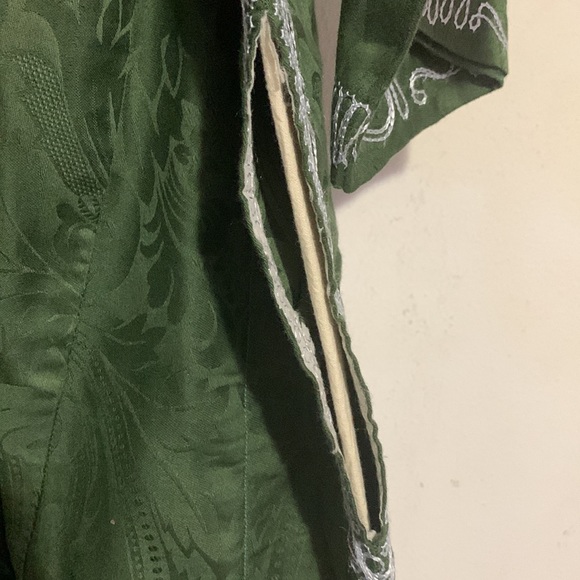 Dashiki Hand-Made Suit - 2 piece long sleeve pullover and pants - Picture 6 of 10